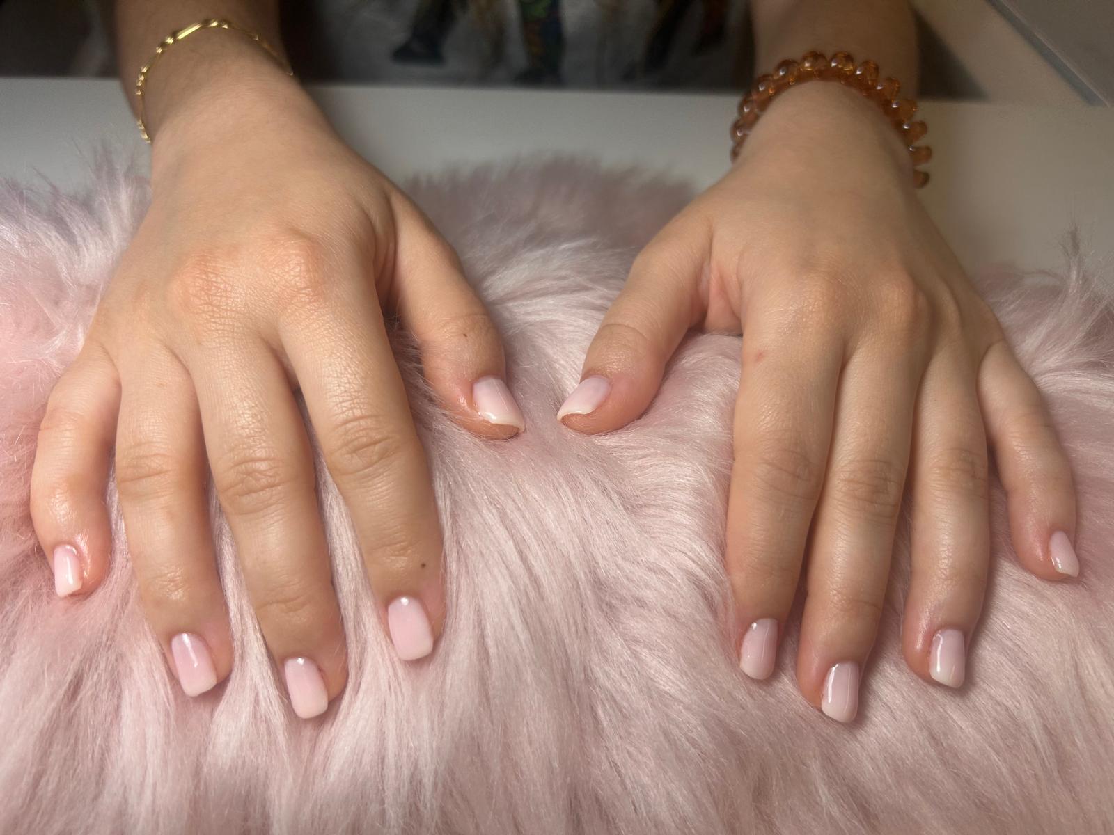 Trabajo de manicura realizado en Nuriane