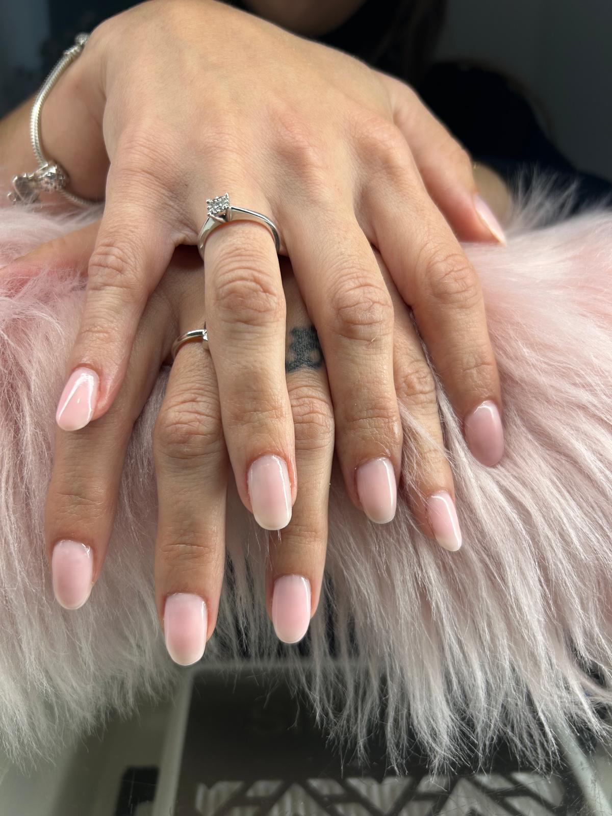 Trabajo de uñas realizado en Nuriane